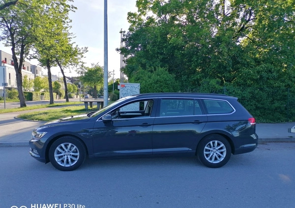 Volkswagen Passat cena 56000 przebieg: 156000, rok produkcji 2016 z Kożuchów małe 781